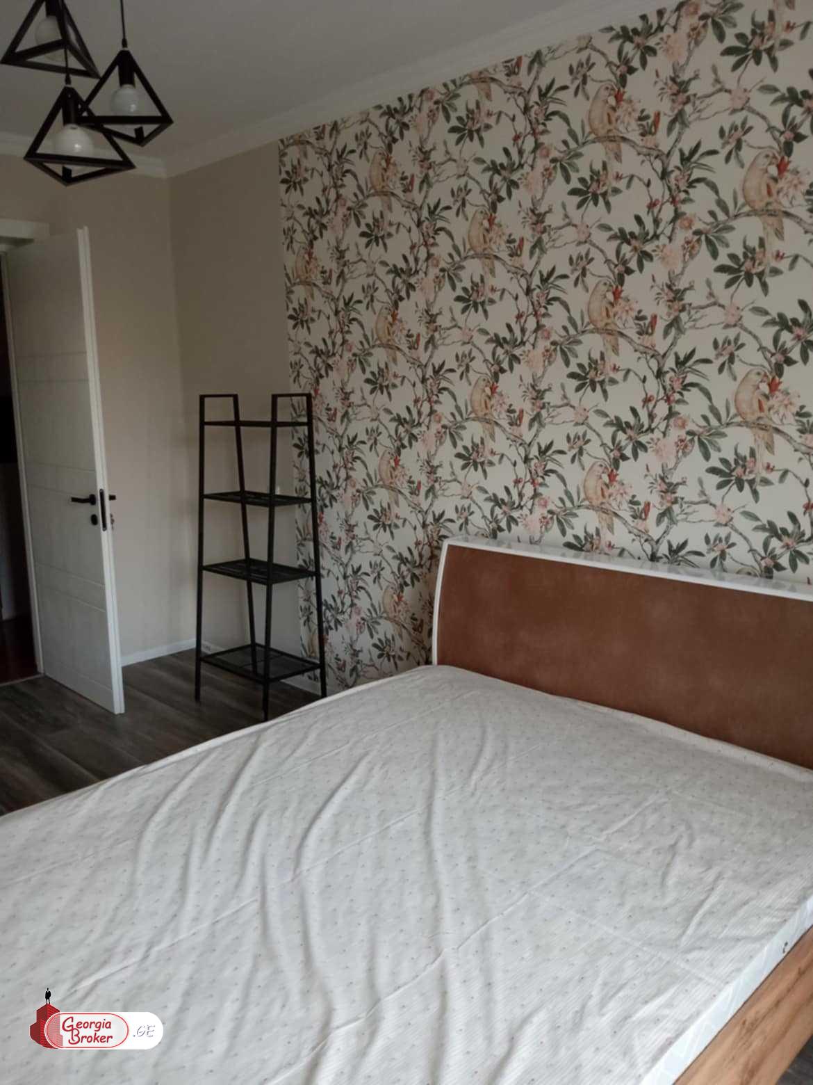 продается квартира с новым ремонтом 3-комнаты