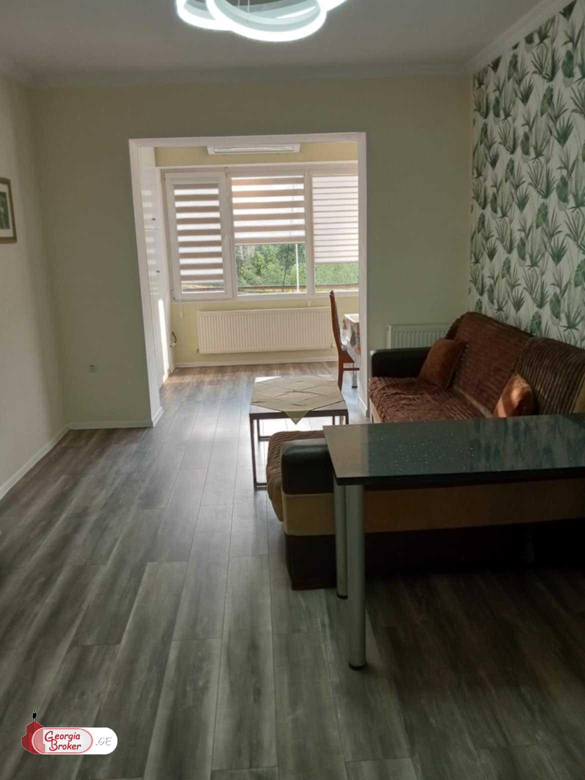 продается квартира с новым ремонтом 3-комнаты