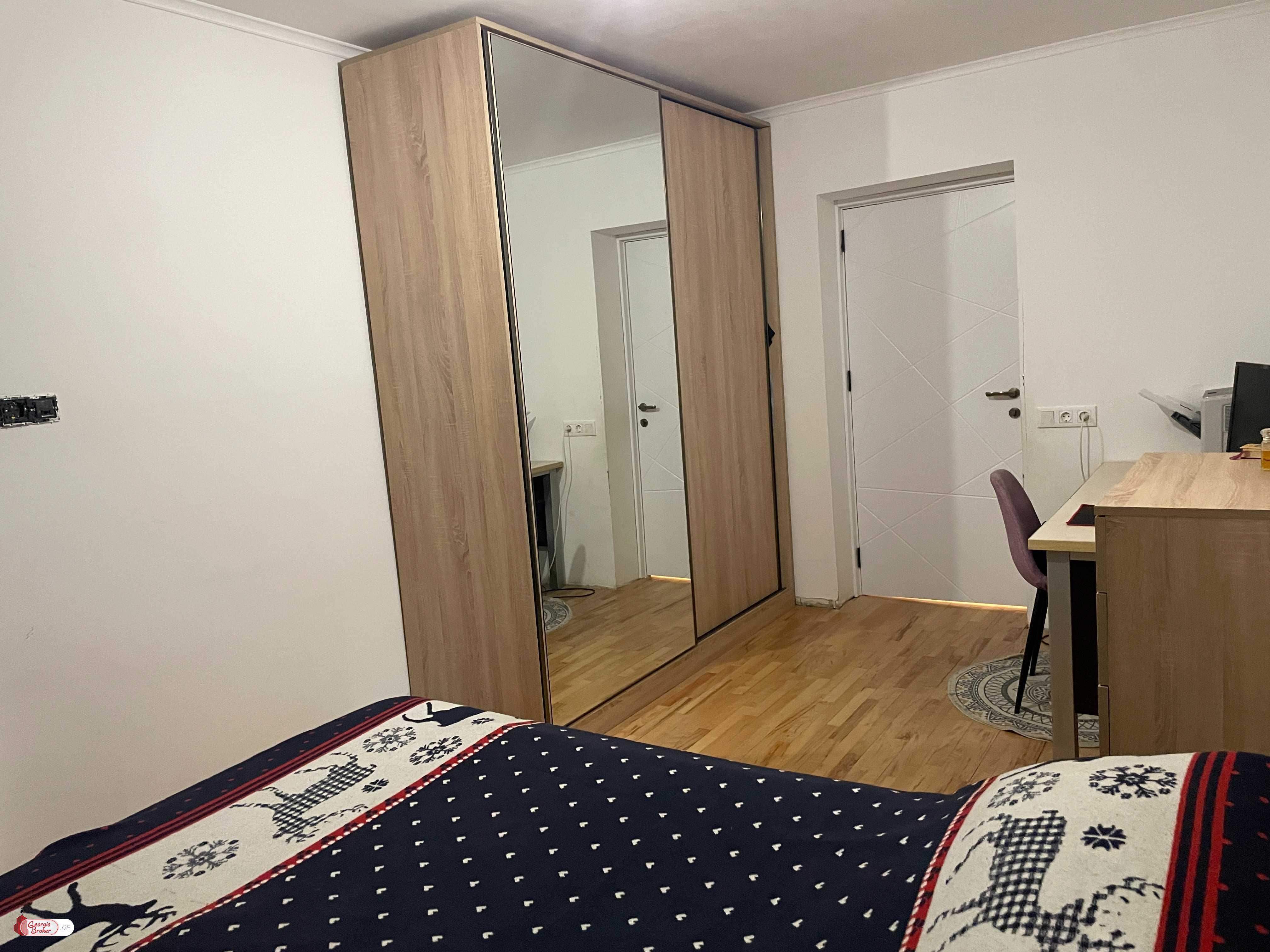 იყიდება ახალი გარემონტებული 3 ოთახიანი ბინა