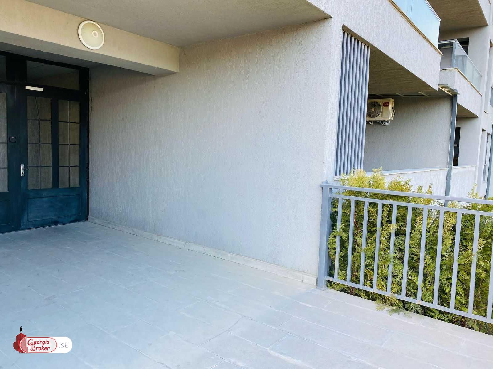 nearly repaired 2-room apartment for sale