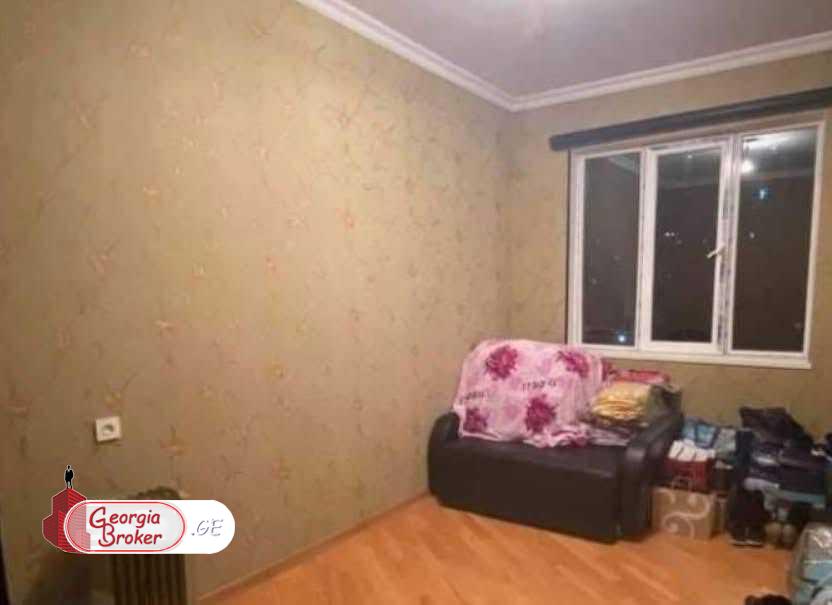 nearly repaired 3-room apartment for sale