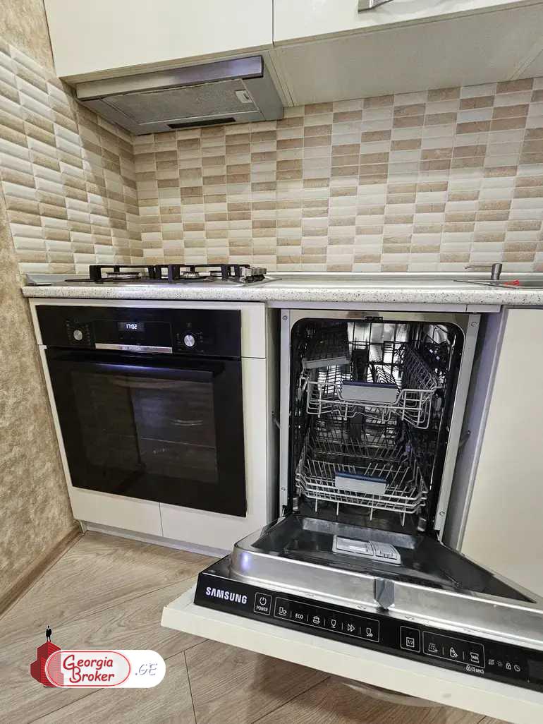 nearly repaired 3-room apartment for sale