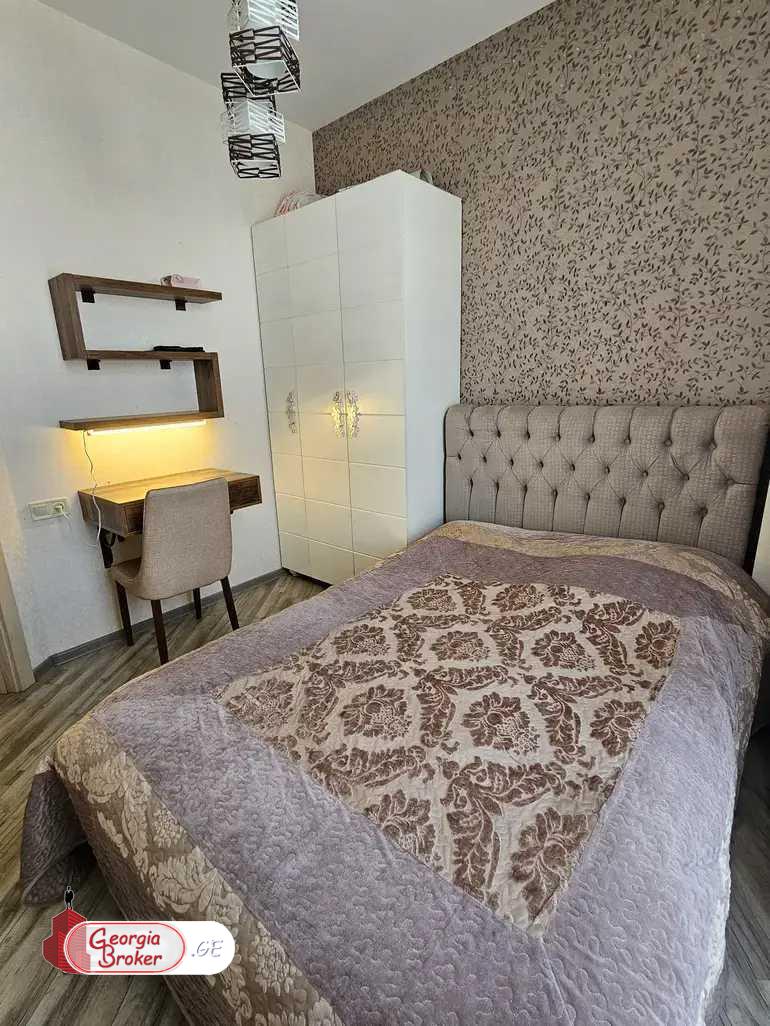 nearly repaired 3-room apartment for sale