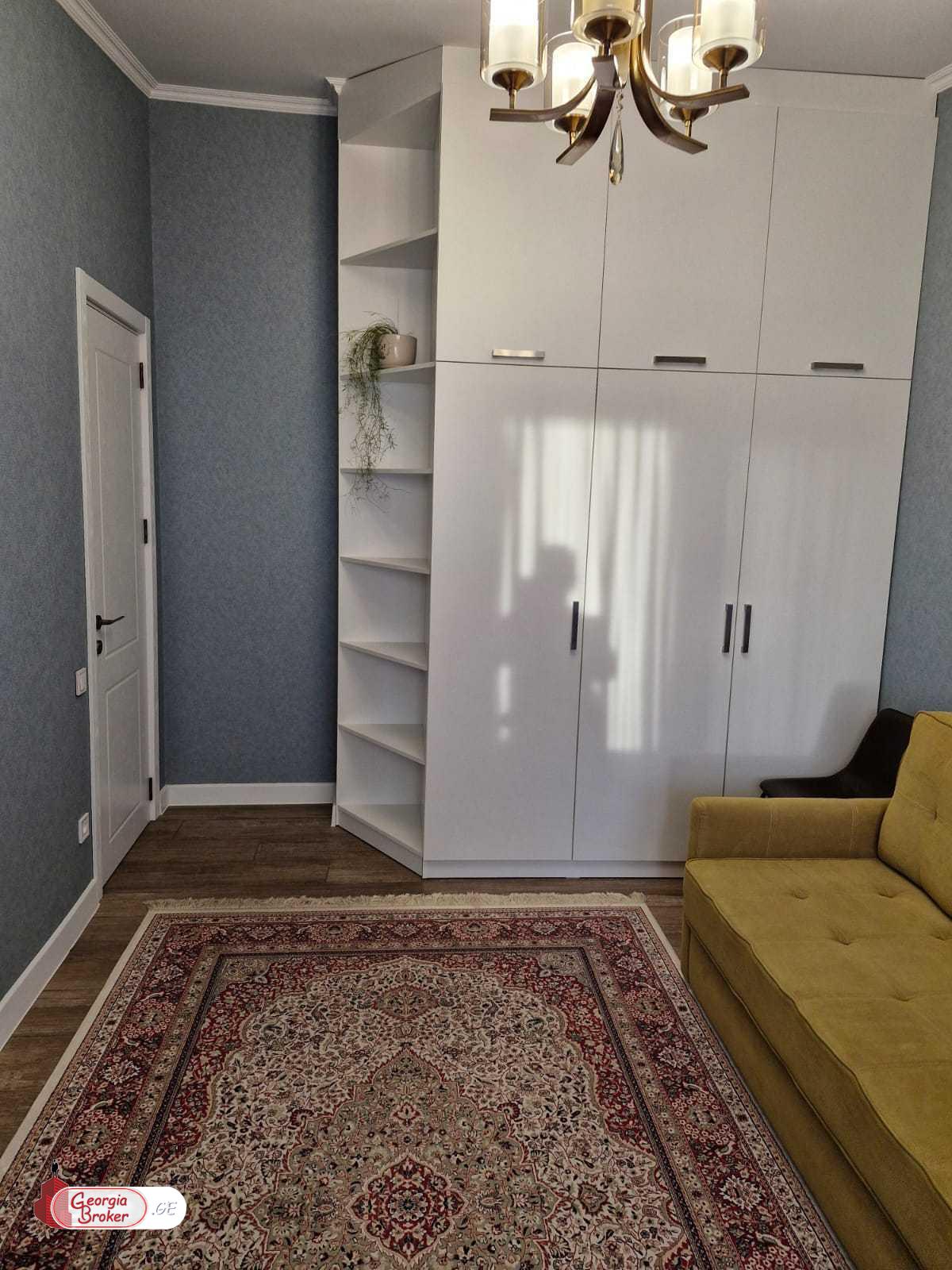 продается квартира с новым ремонтом 3-комнаты