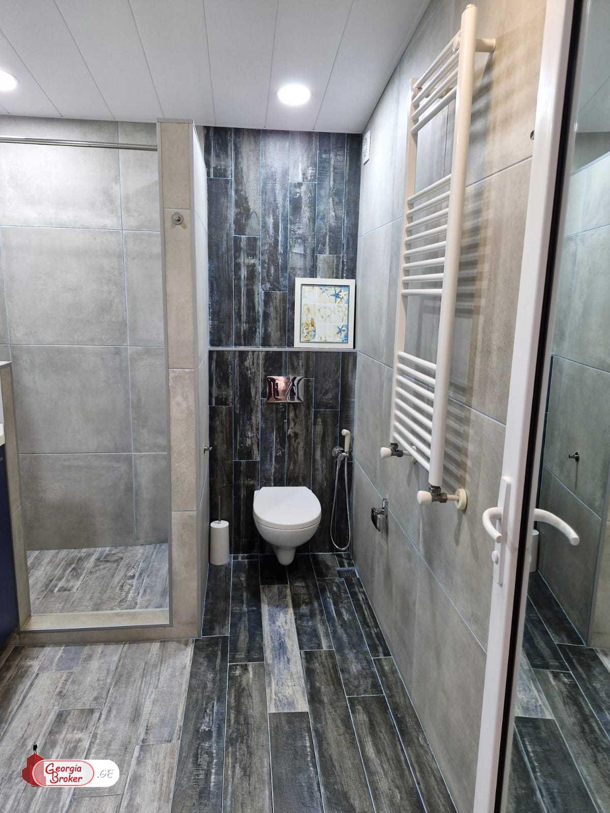 продается квартира с новым ремонтом 3-комнаты