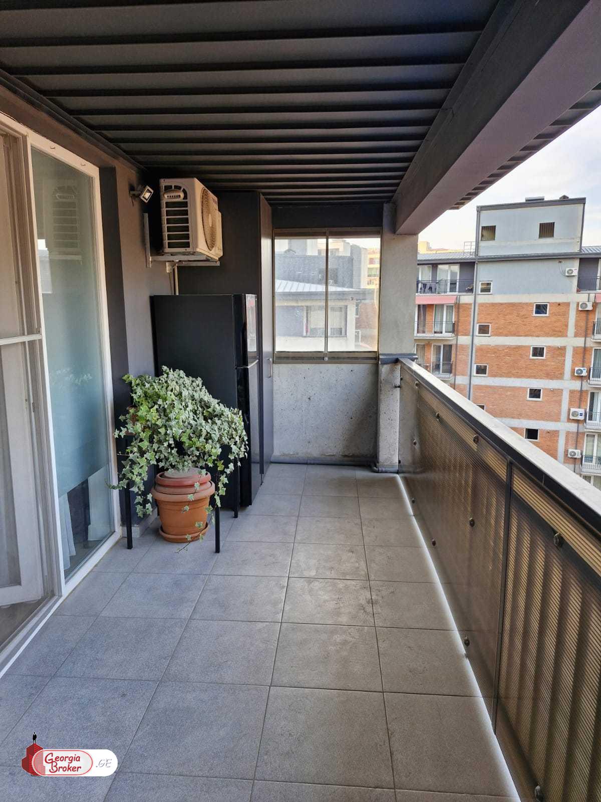 продается квартира с новым ремонтом 3-комнаты