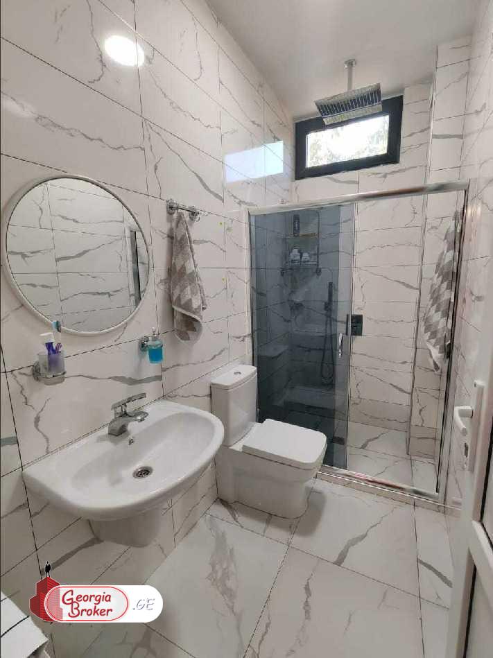 продается квартира с новым ремонтом 2-комнаты