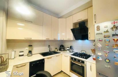 იყიდება ახალი გარემონტებული 3 ოთახიანი ბინა