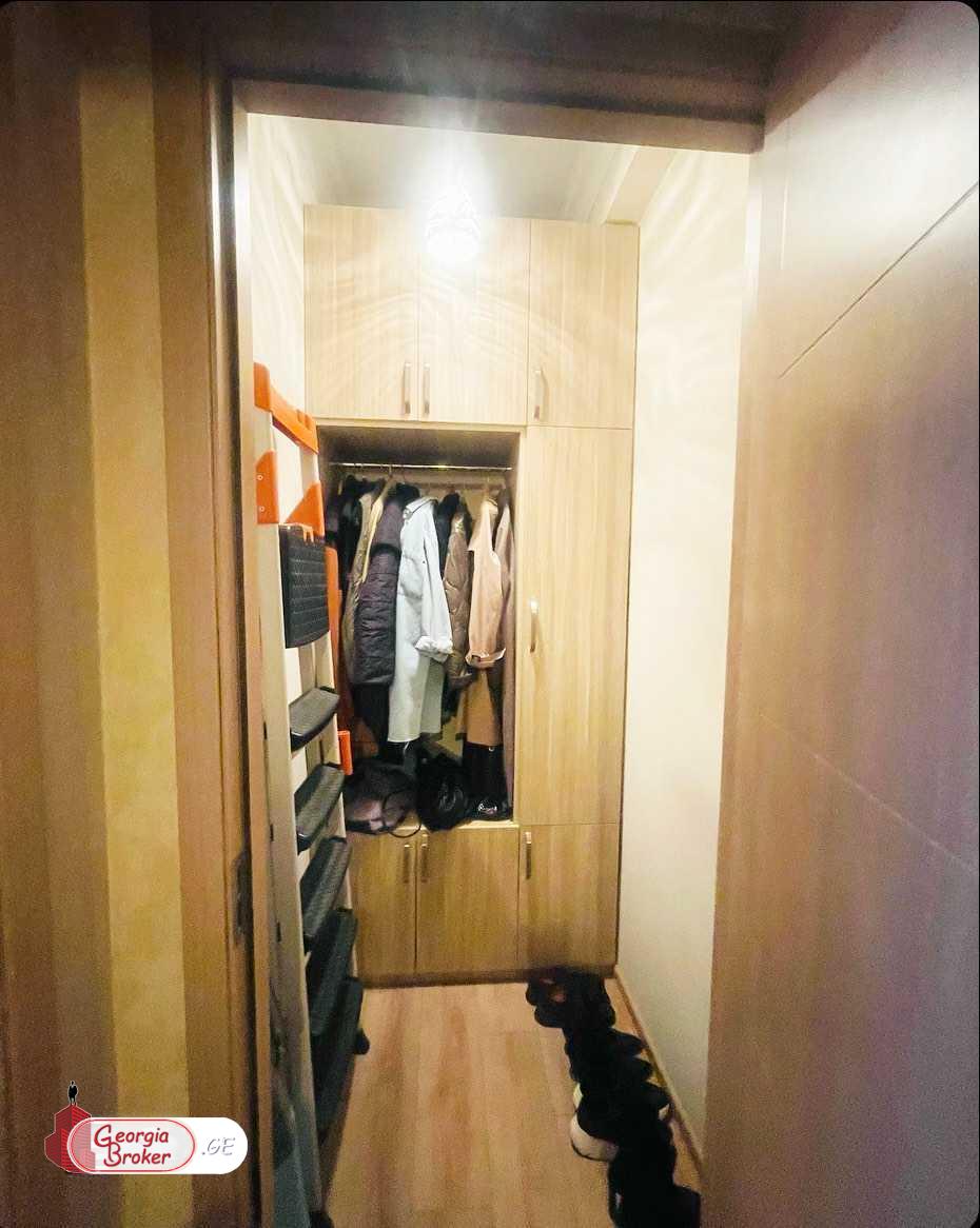 იყიდება ახალი გარემონტებული 3 ოთახიანი ბინა