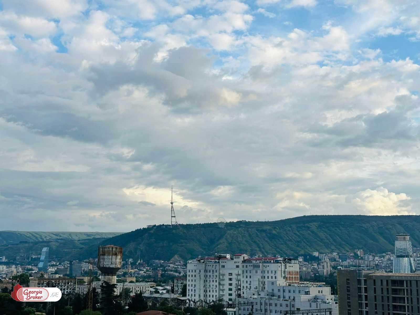 იყიდება ახალი გარემონტებული 3 ოთახიანი ბინა