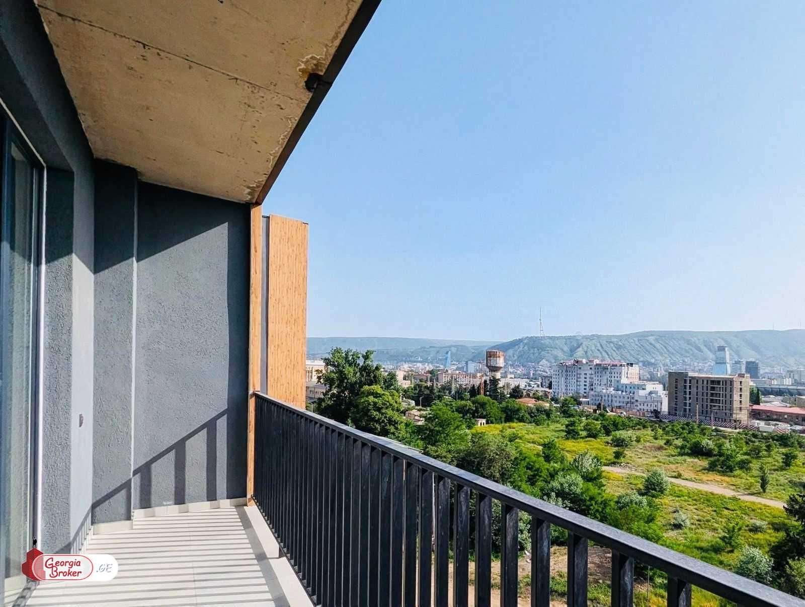 იყიდება ახალი გარემონტებული 3 ოთახიანი ბინა