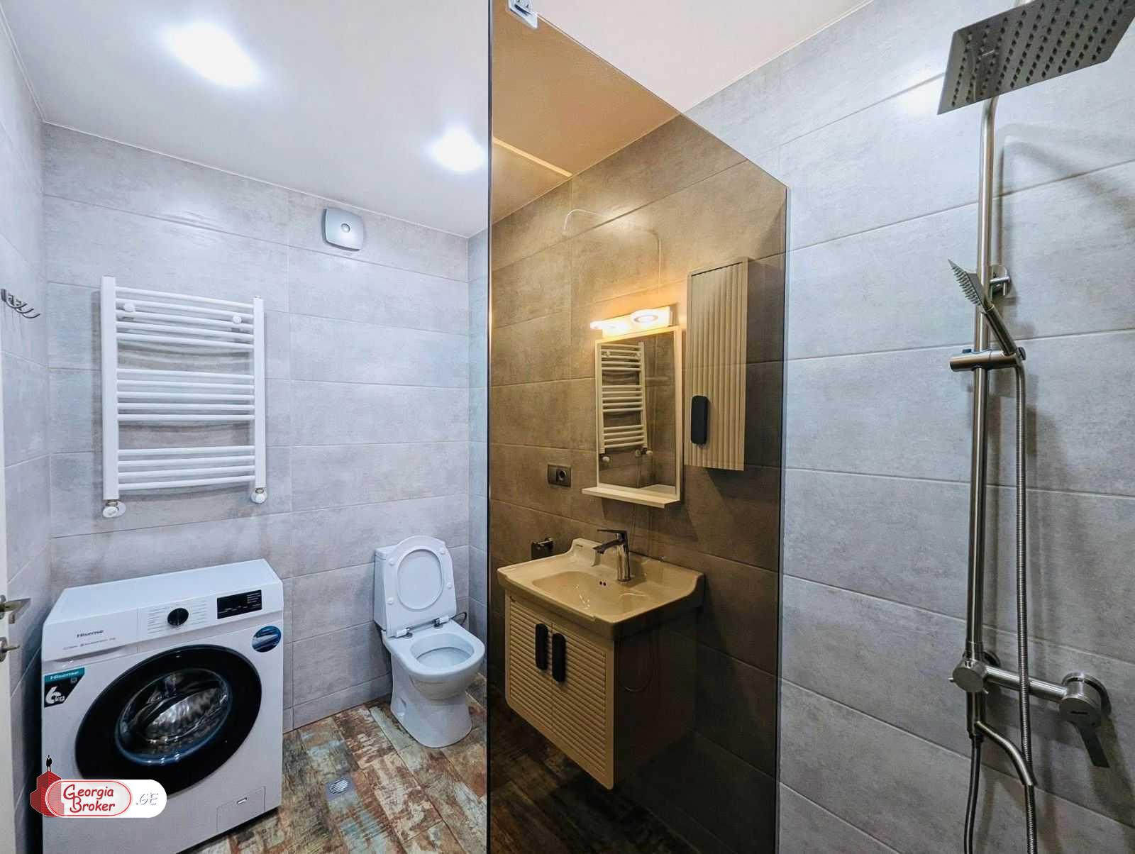 იყიდება ახალი გარემონტებული 3 ოთახიანი ბინა