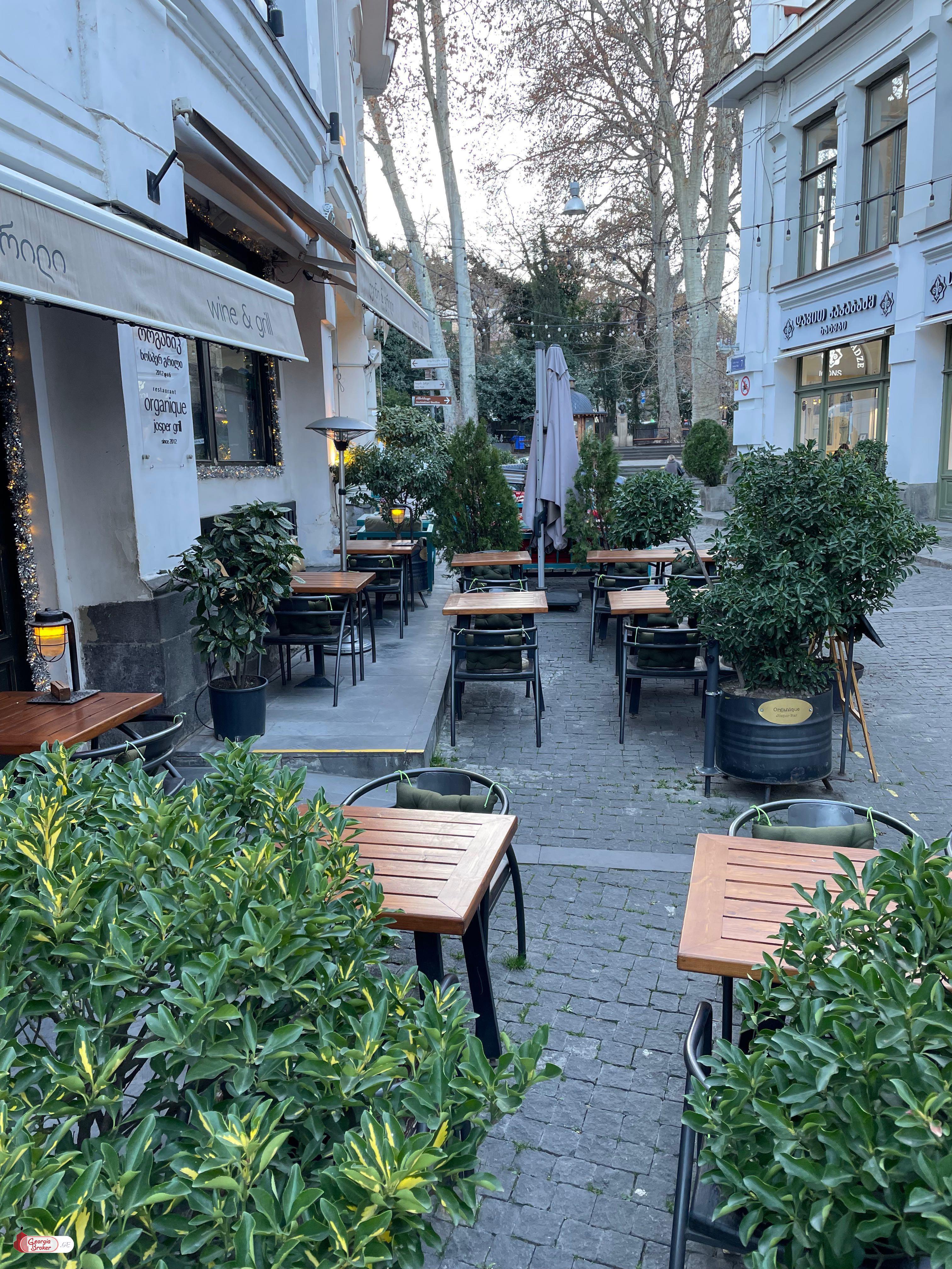 იყიდება ახალი გარემონტებული კვების ობიექტი