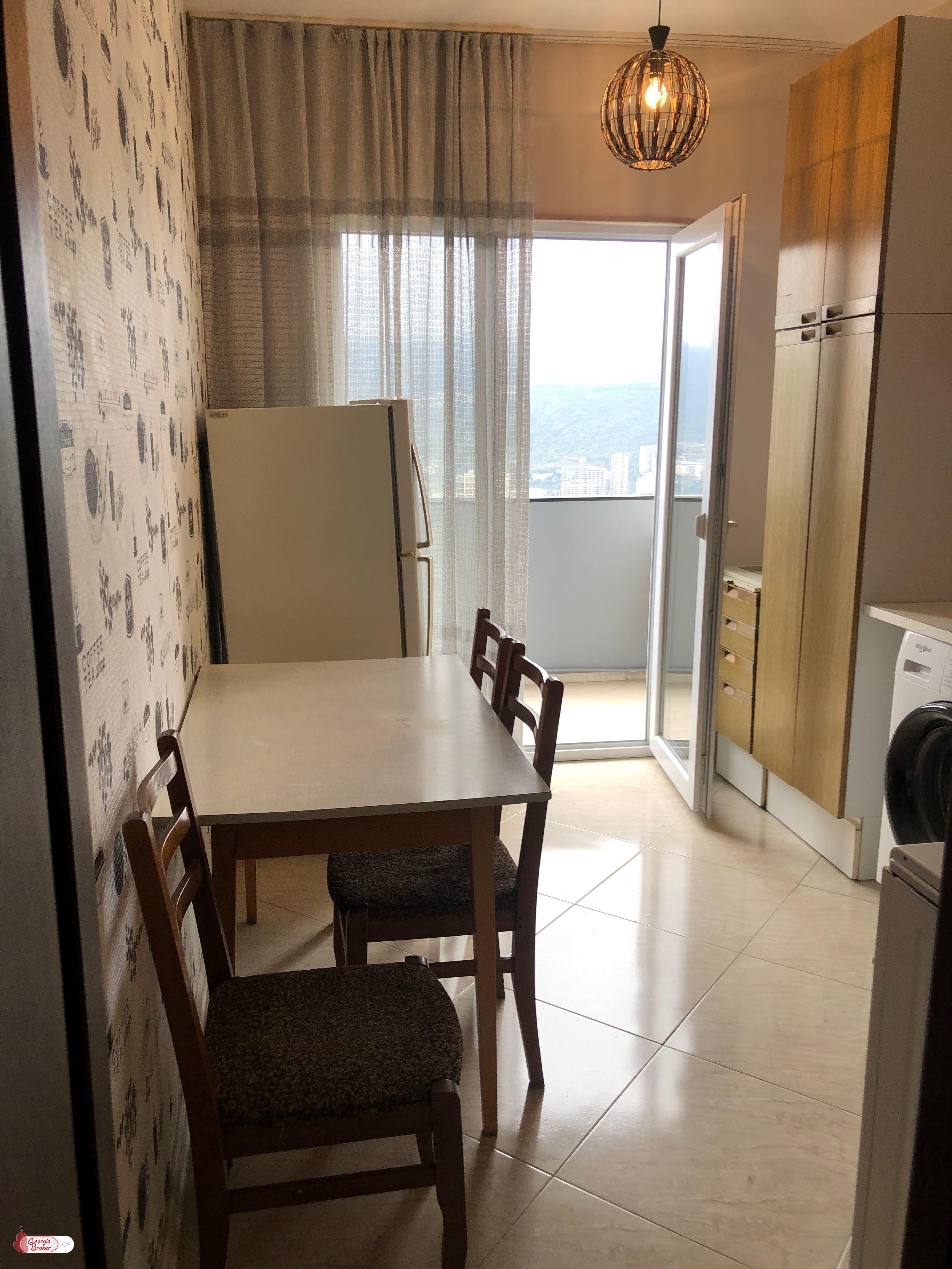 в аренду квартира с новым ремонтом 2-комнаты