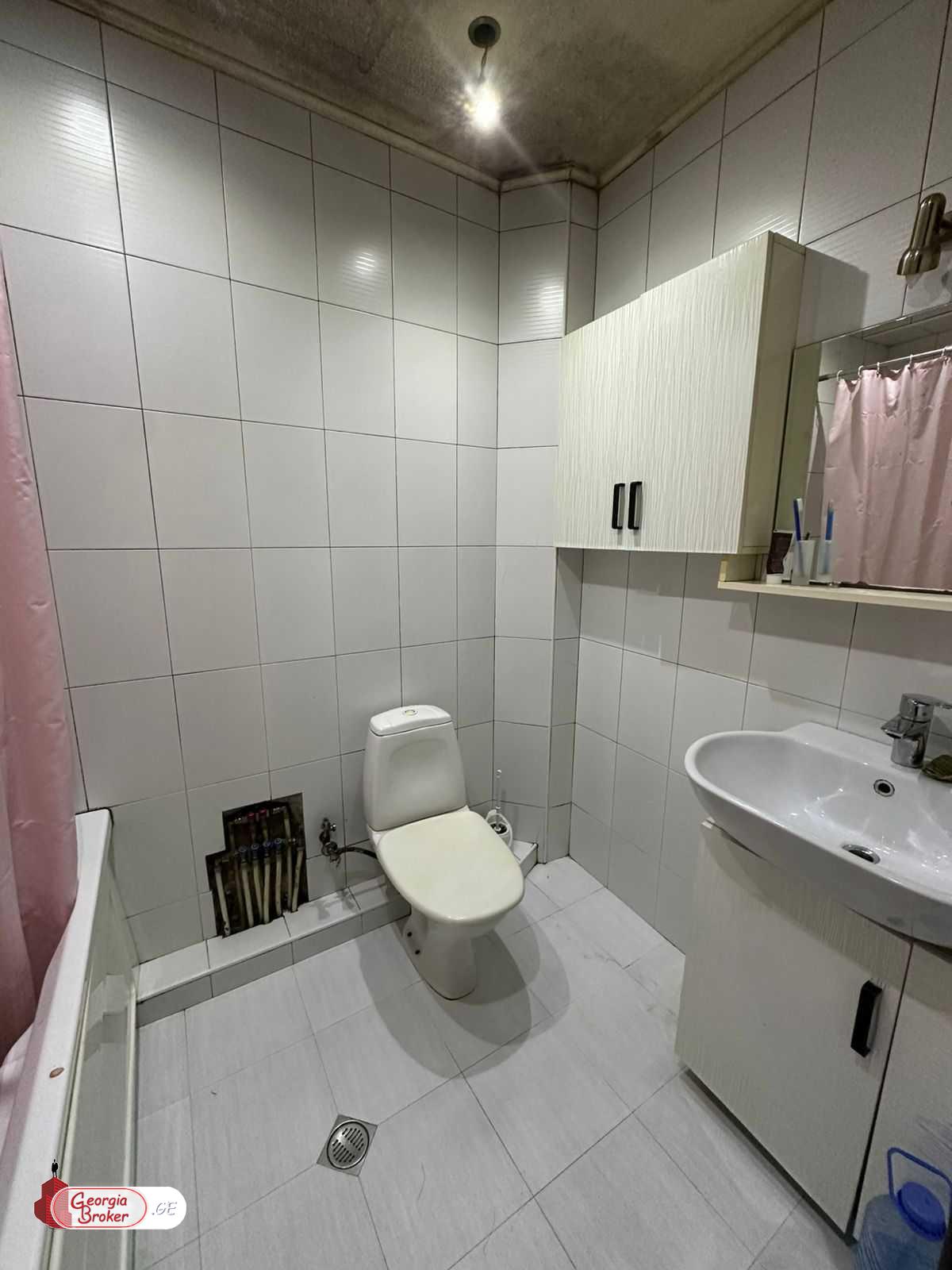 იყიდება ახალი გარემონტებული 4 ოთახიანი ბინა