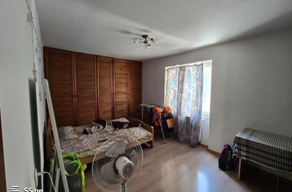 იყიდება ახალი გარემონტებული 4 ოთახიანი ბინა