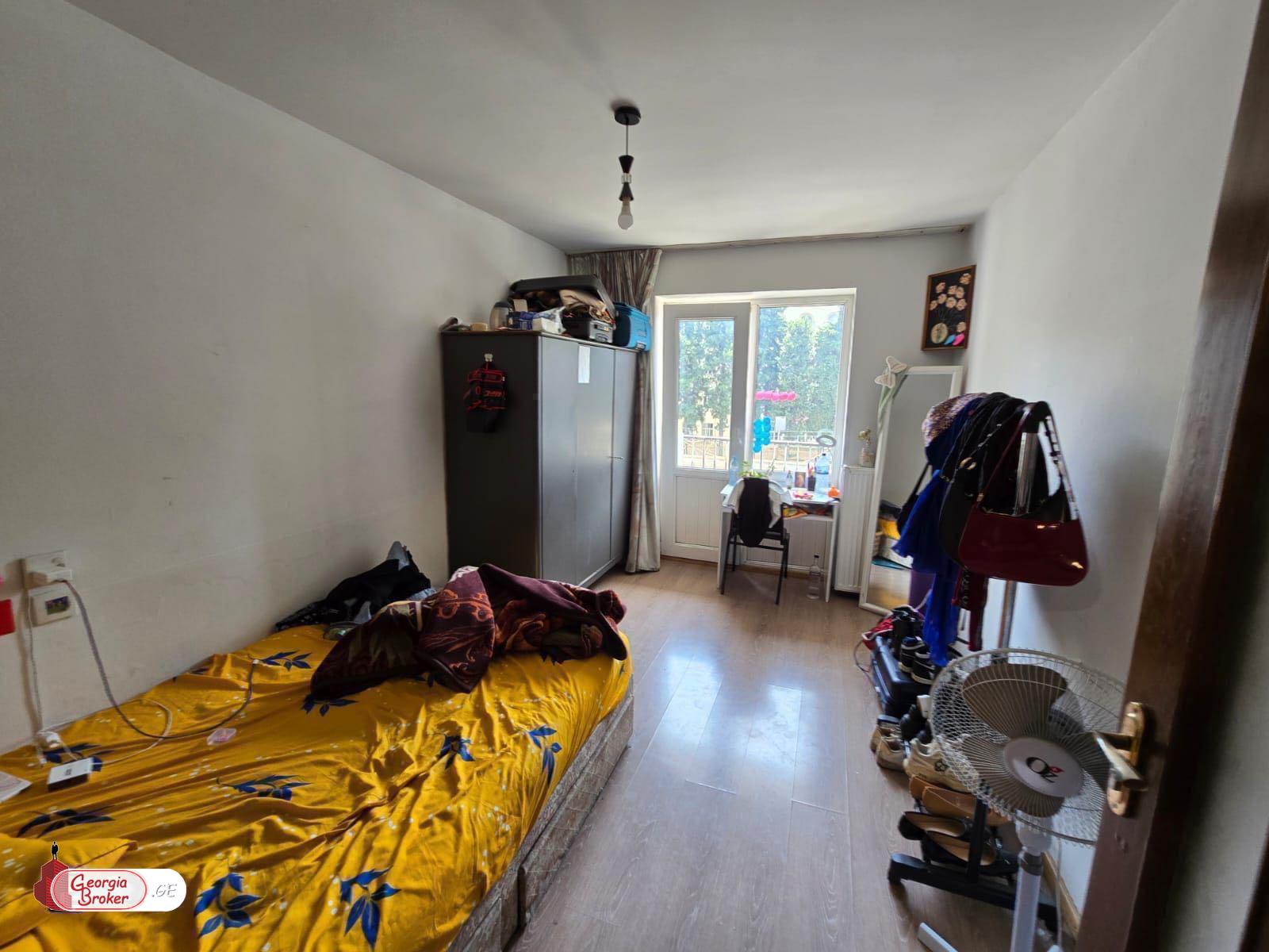 იყიდება ახალი გარემონტებული 4 ოთახიანი ბინა