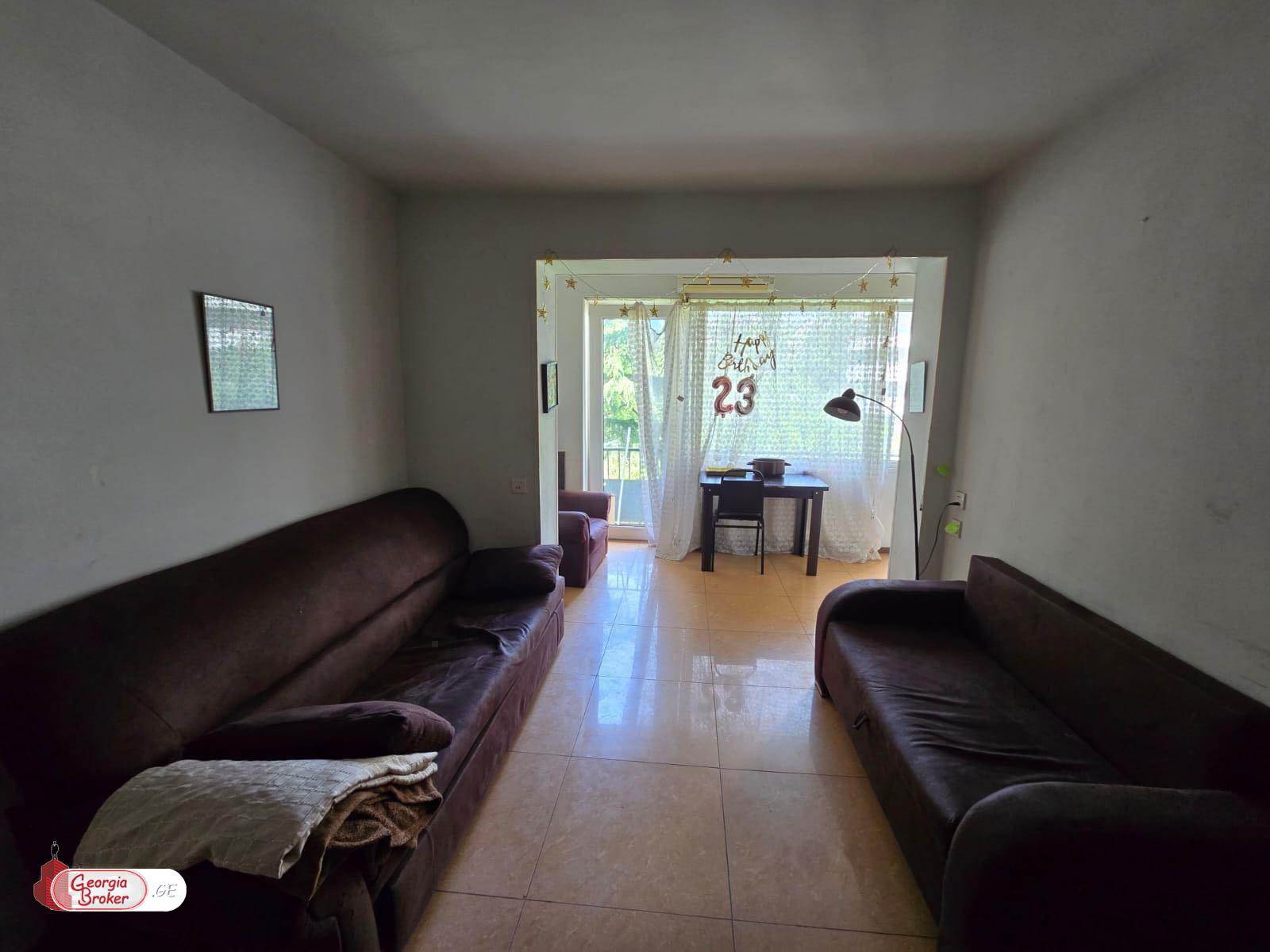 იყიდება ახალი გარემონტებული 4 ოთახიანი ბინა