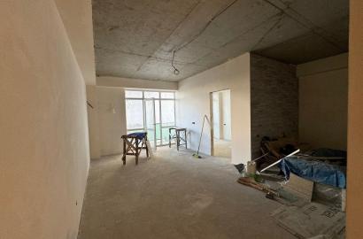 продается квартира с новым ремонтом 4-комнаты