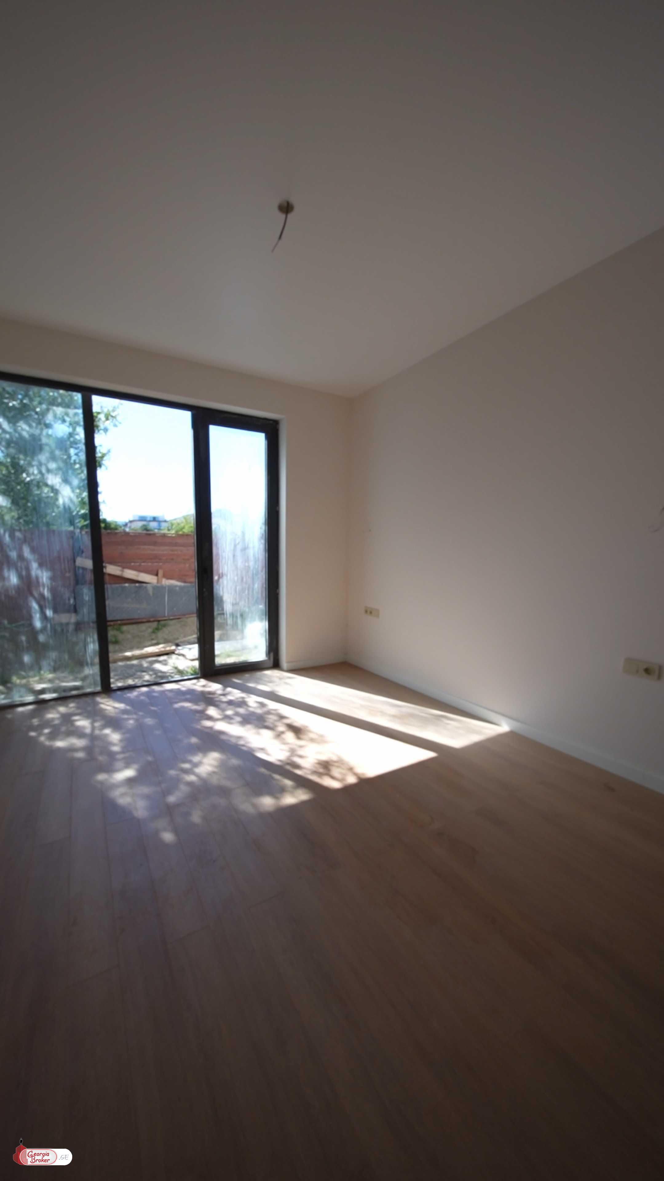 nearly repaired 5-room house for sale