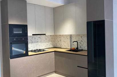 продается квартира с новым ремонтом 3-комнаты