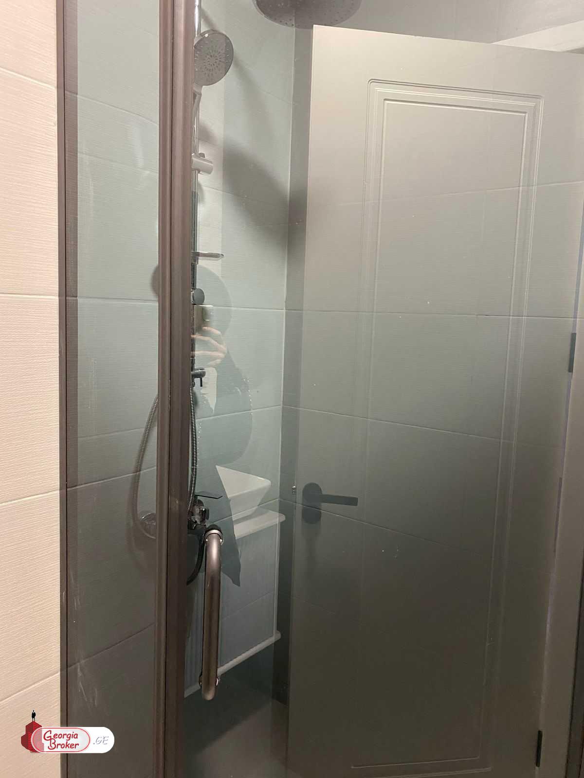 იყიდება ახალი გარემონტებული 3 ოთახიანი ბინა