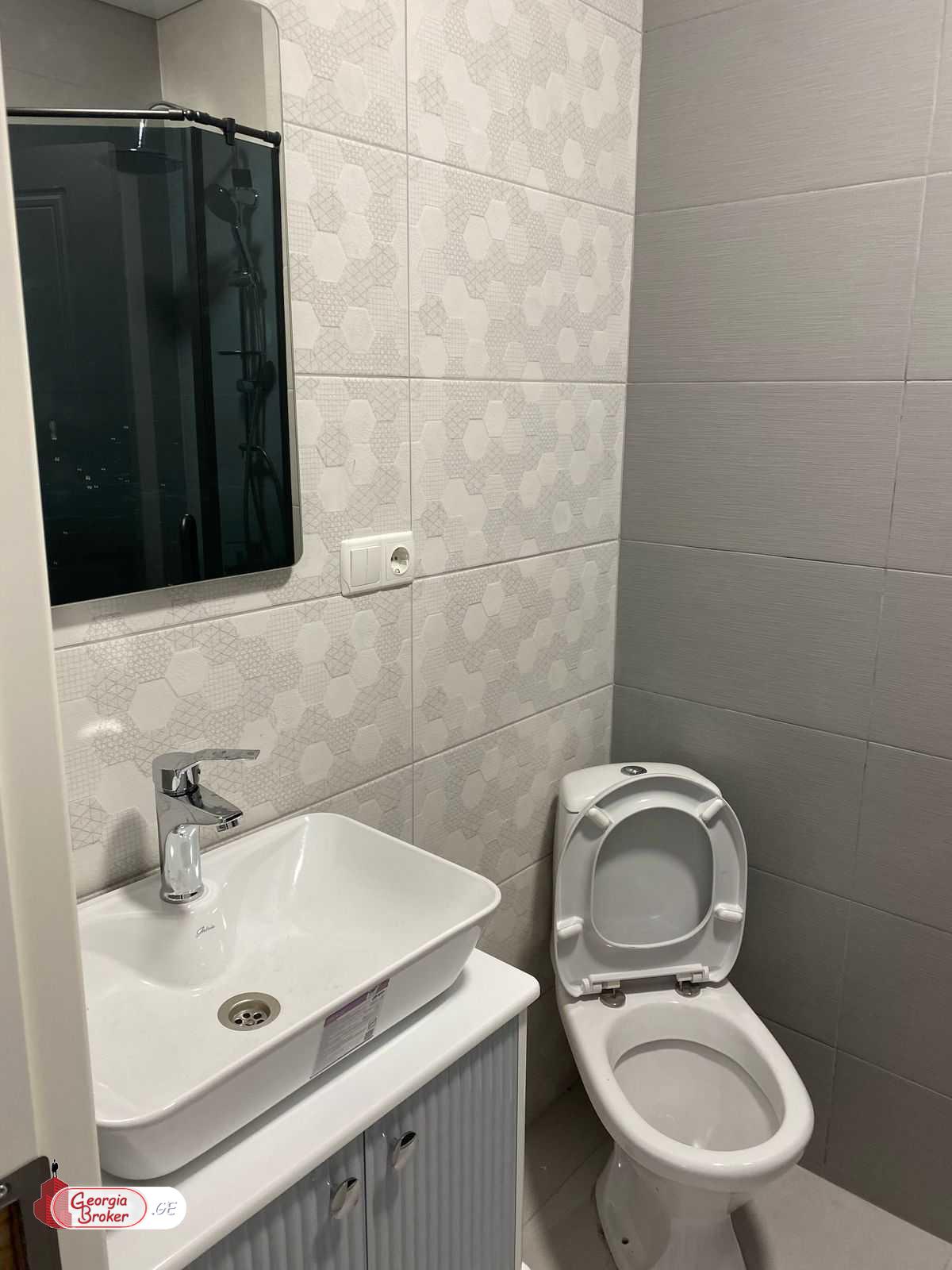 იყიდება ახალი გარემონტებული 3 ოთახიანი ბინა