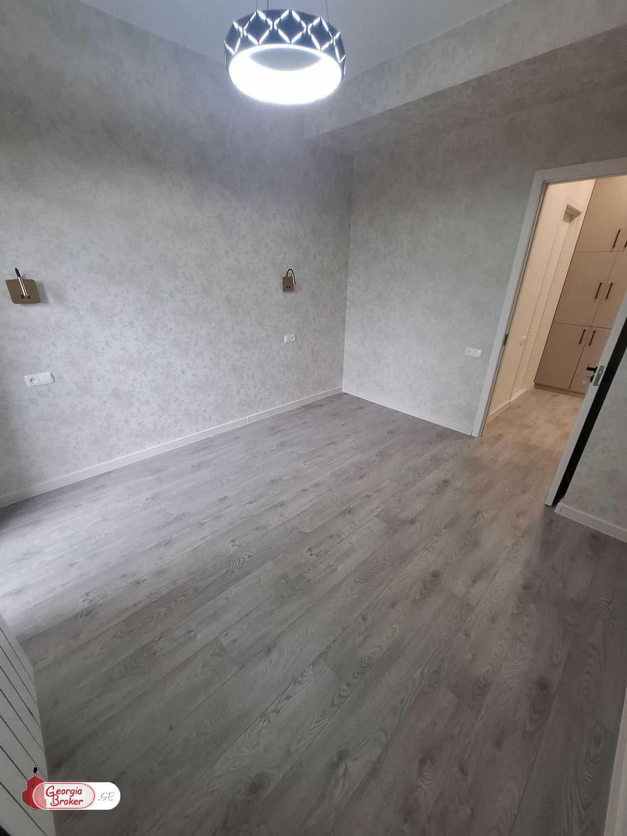 იყიდება ახალი გარემონტებული 3 ოთახიანი ბინა