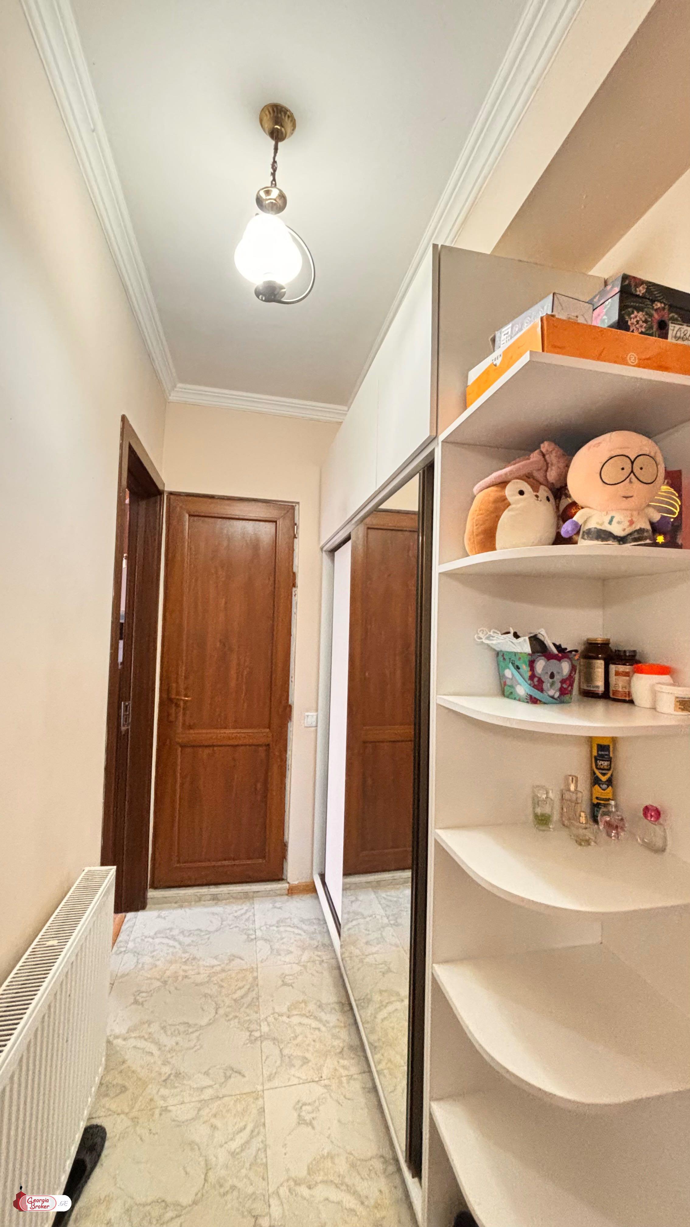 იყიდება ახალი გარემონტებული 3 ოთახიანი ბინა