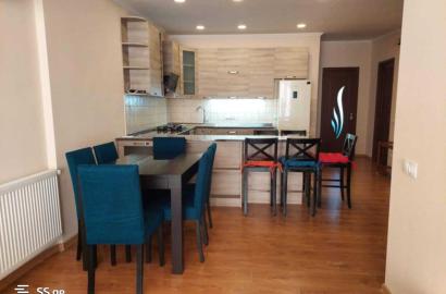 продается квартира с новым ремонтом 4-комнаты