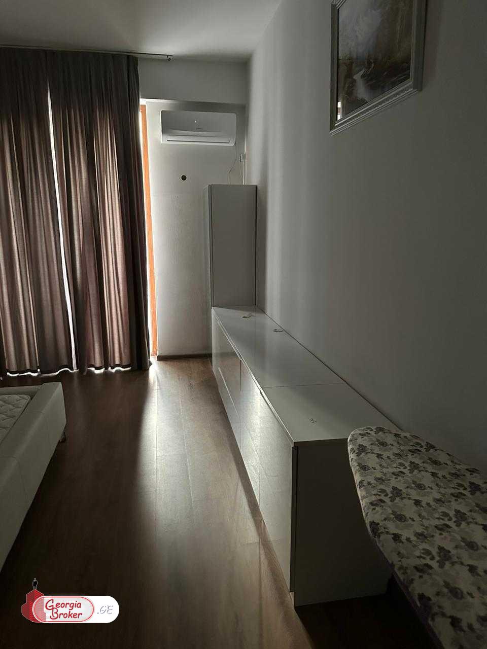 იყიდება ახალი გარემონტებული 4 ოთახიანი ბინა