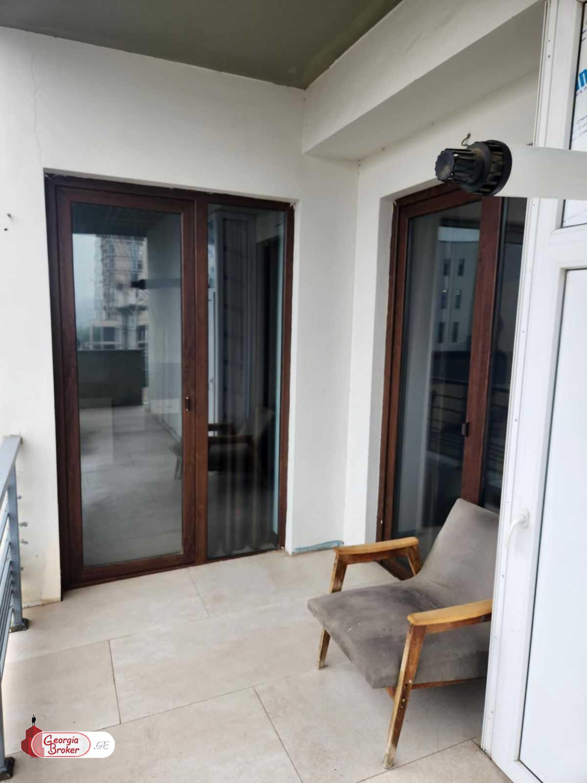 ქირავდება ახალი გარემონტებული 4 ოთახიანი ბინა