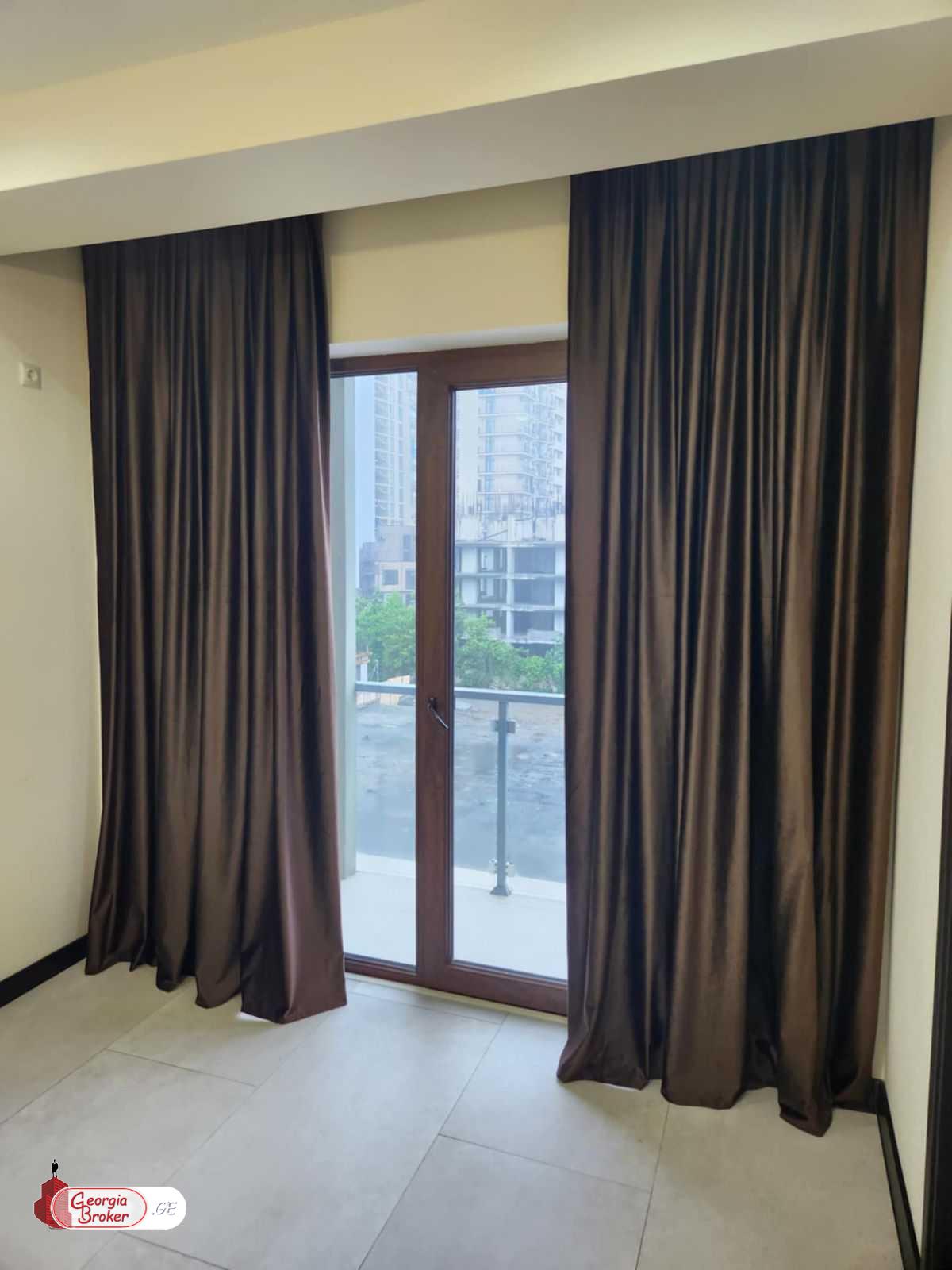 ქირავდება ახალი გარემონტებული 4 ოთახიანი ბინა