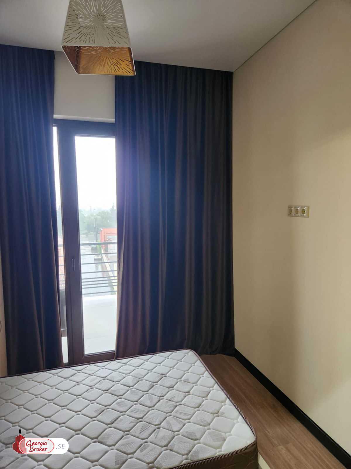 ქირავდება ახალი გარემონტებული 4 ოთახიანი ბინა