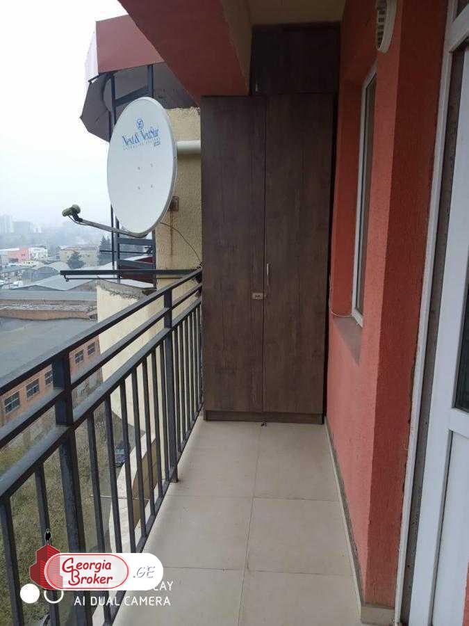 продается квартира с новым ремонтом 4-комнаты