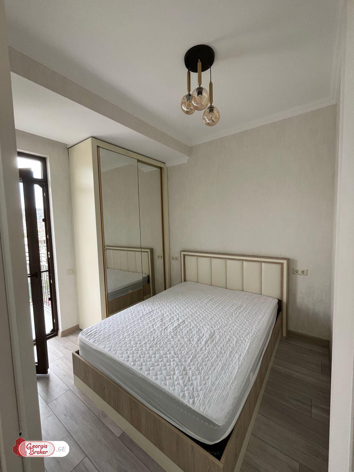 იყიდება ახალი გარემონტებული 2 ოთახიანი ბინა