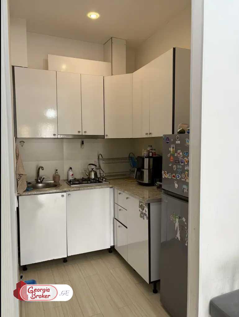 იყიდება ახალი გარემონტებული 3 ოთახიანი ბინა