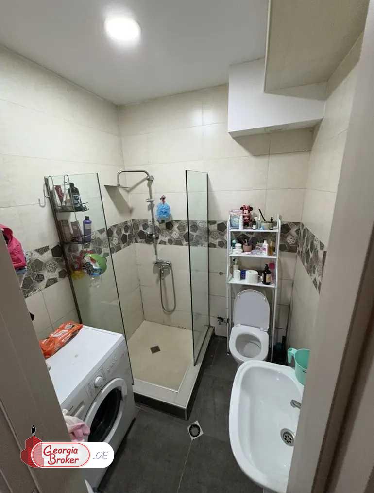 იყიდება ახალი გარემონტებული 3 ოთახიანი ბინა