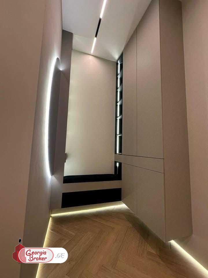 იყიდება ახალი გარემონტებული 3 ოთახიანი ბინა