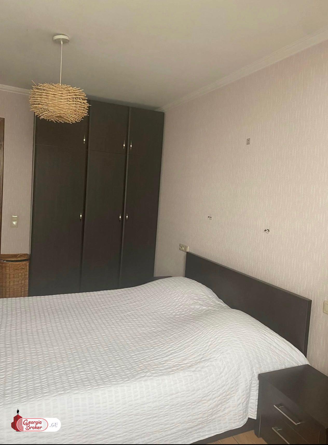 იყიდება ახალი გარემონტებული 2 ოთახიანი ბინა