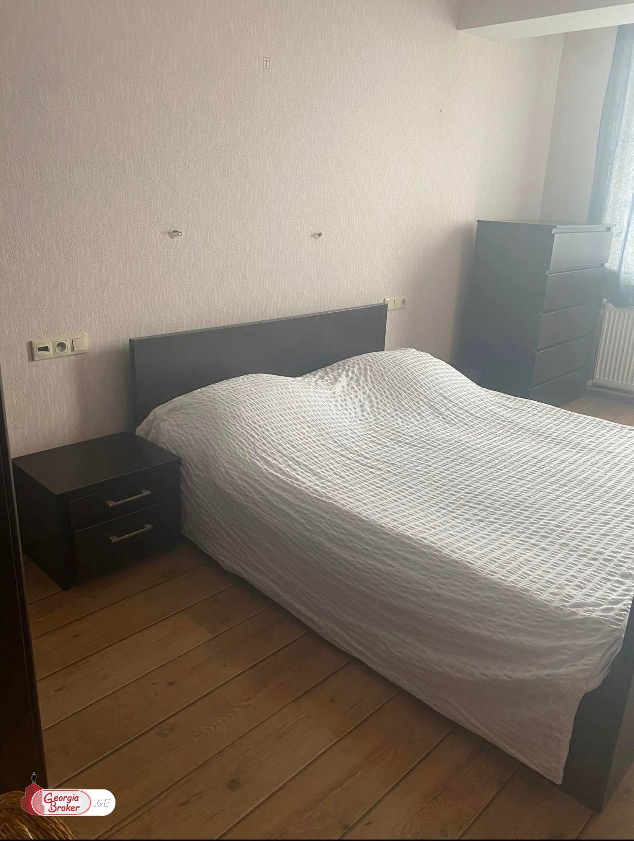 იყიდება ახალი გარემონტებული 2 ოთახიანი ბინა