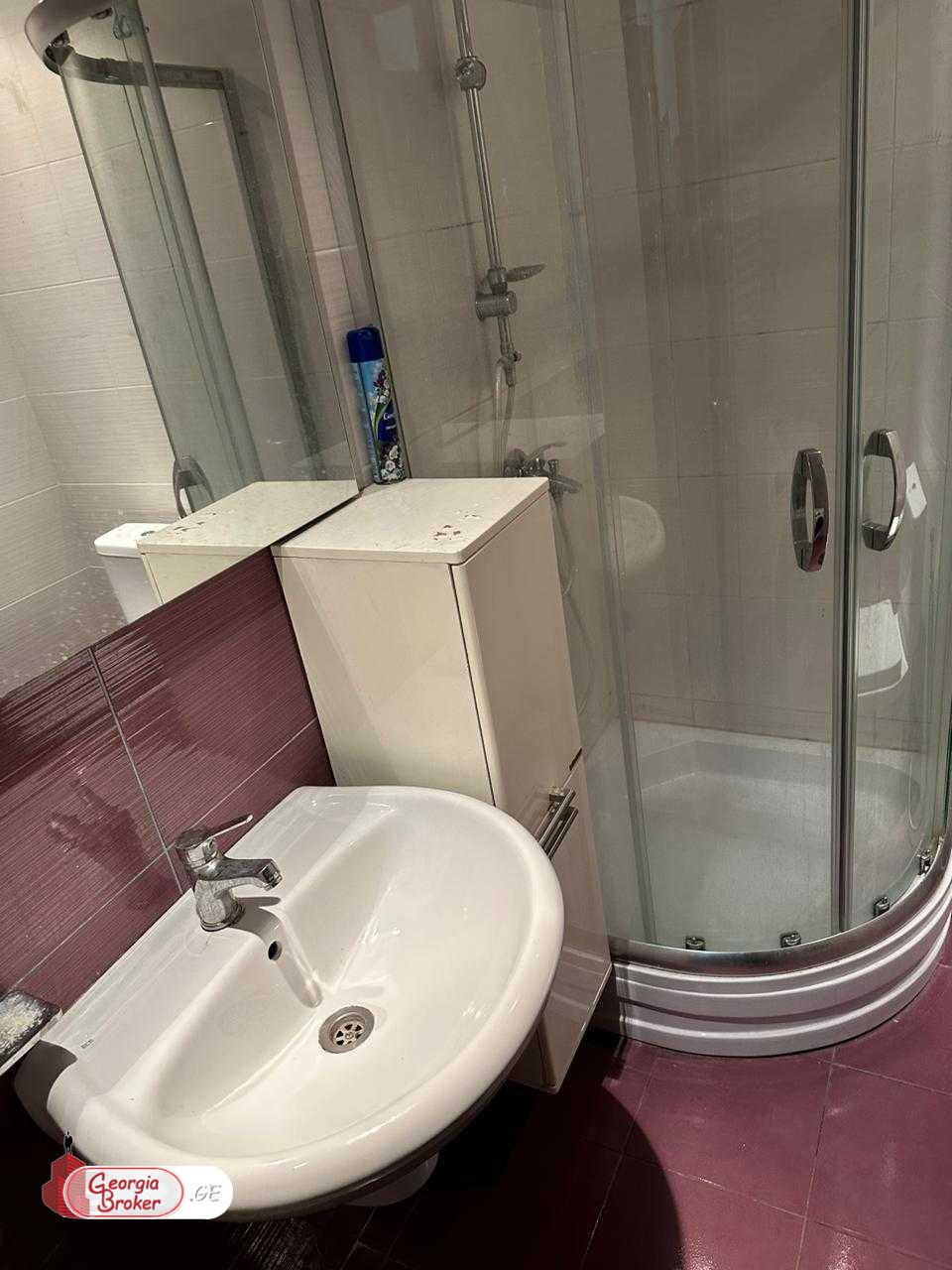 იყიდება ახალი გარემონტებული 4 ოთახიანი ბინა