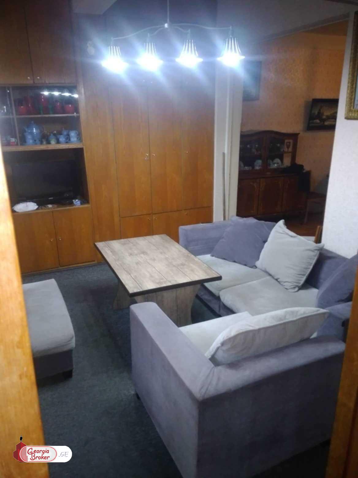 იყიდება ახალი გარემონტებული 4 ოთახიანი ბინა