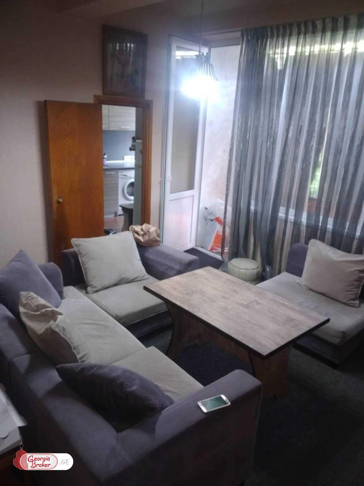 იყიდება ახალი გარემონტებული 4 ოთახიანი ბინა