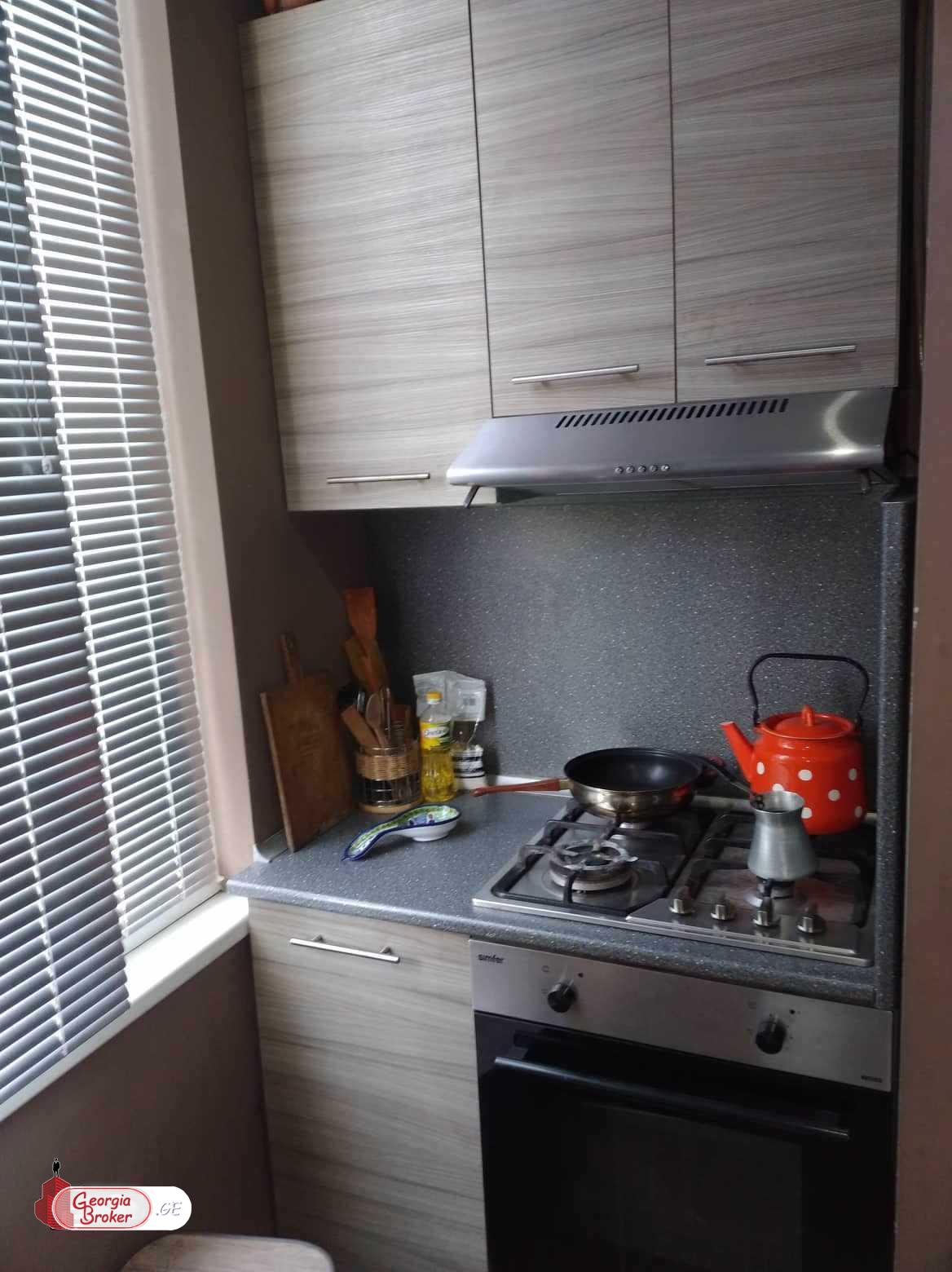 იყიდება ახალი გარემონტებული 4 ოთახიანი ბინა