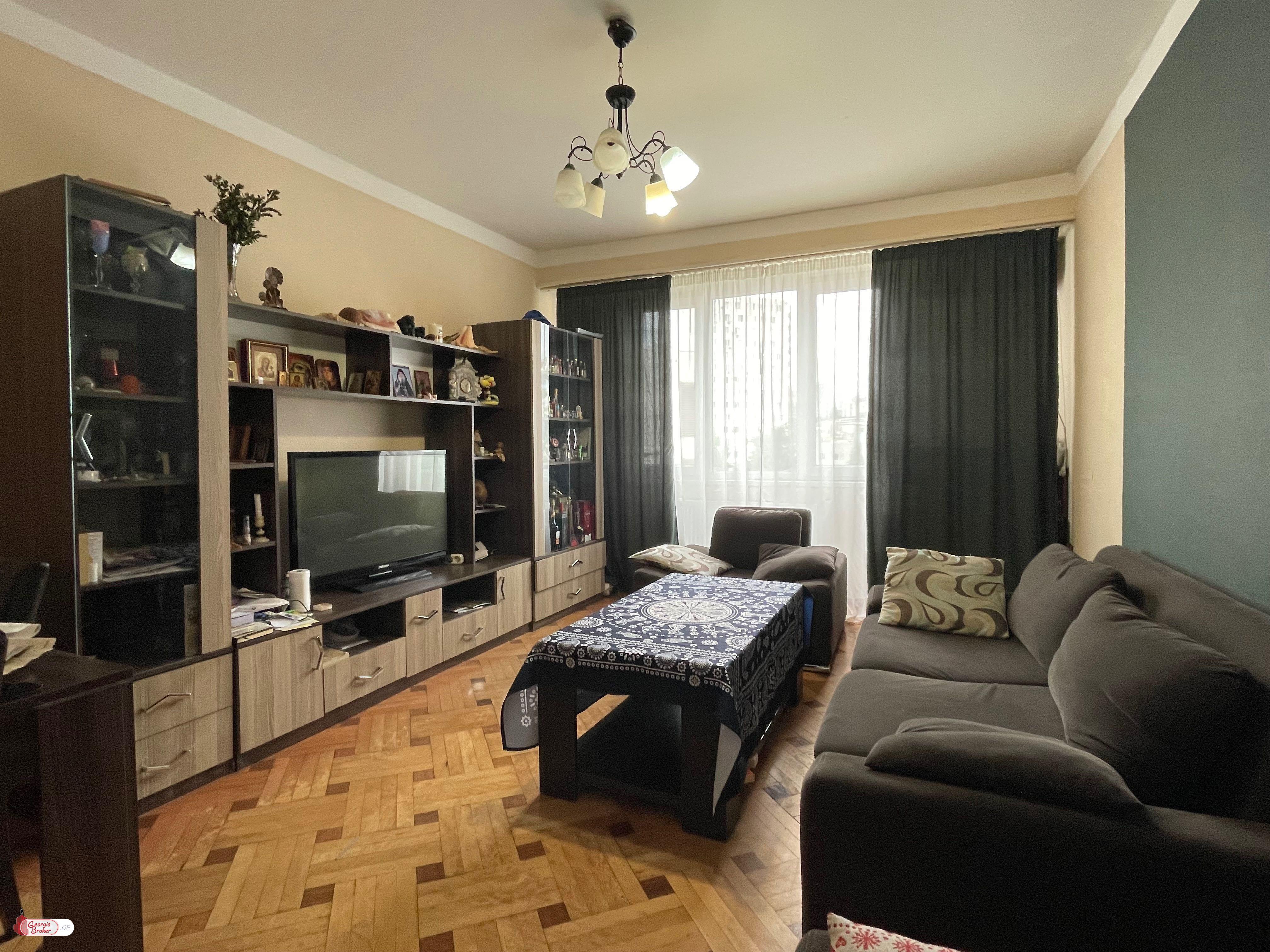 nearly repaired 3-room apartment for sale