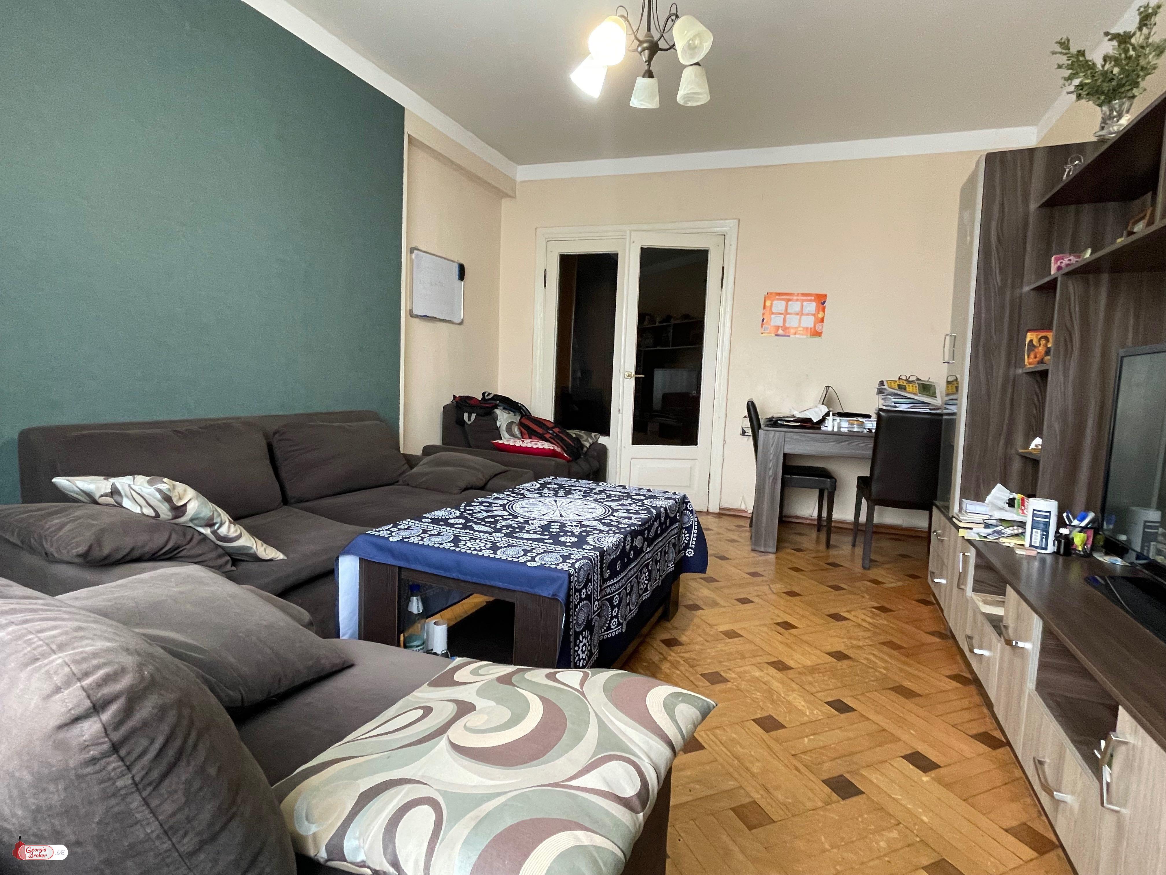 nearly repaired 3-room apartment for sale