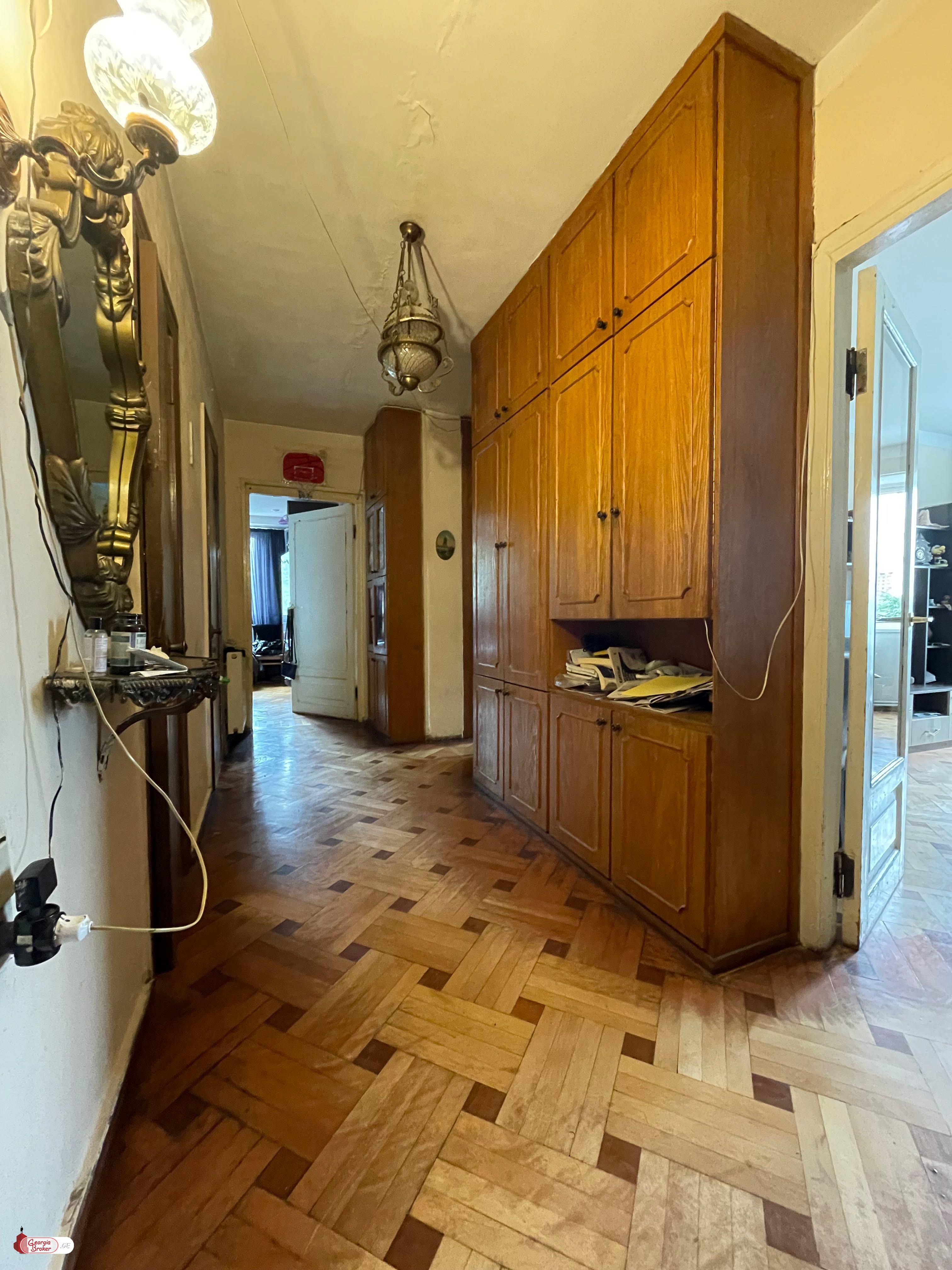 nearly repaired 3-room apartment for sale