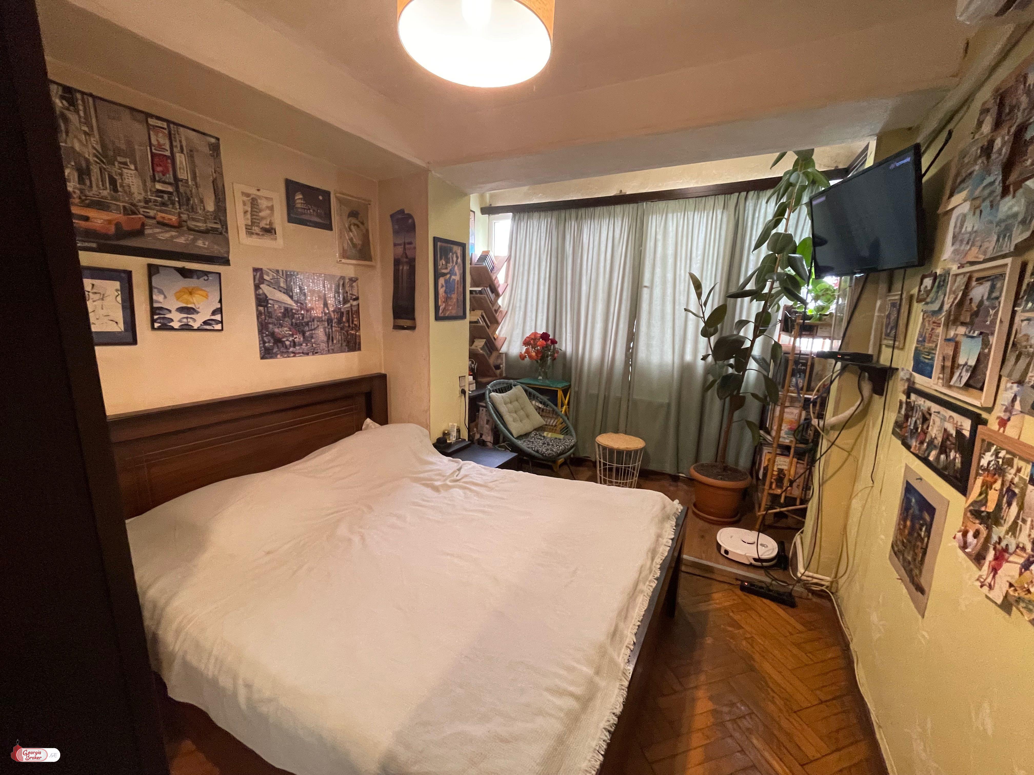 nearly repaired 3-room apartment for sale