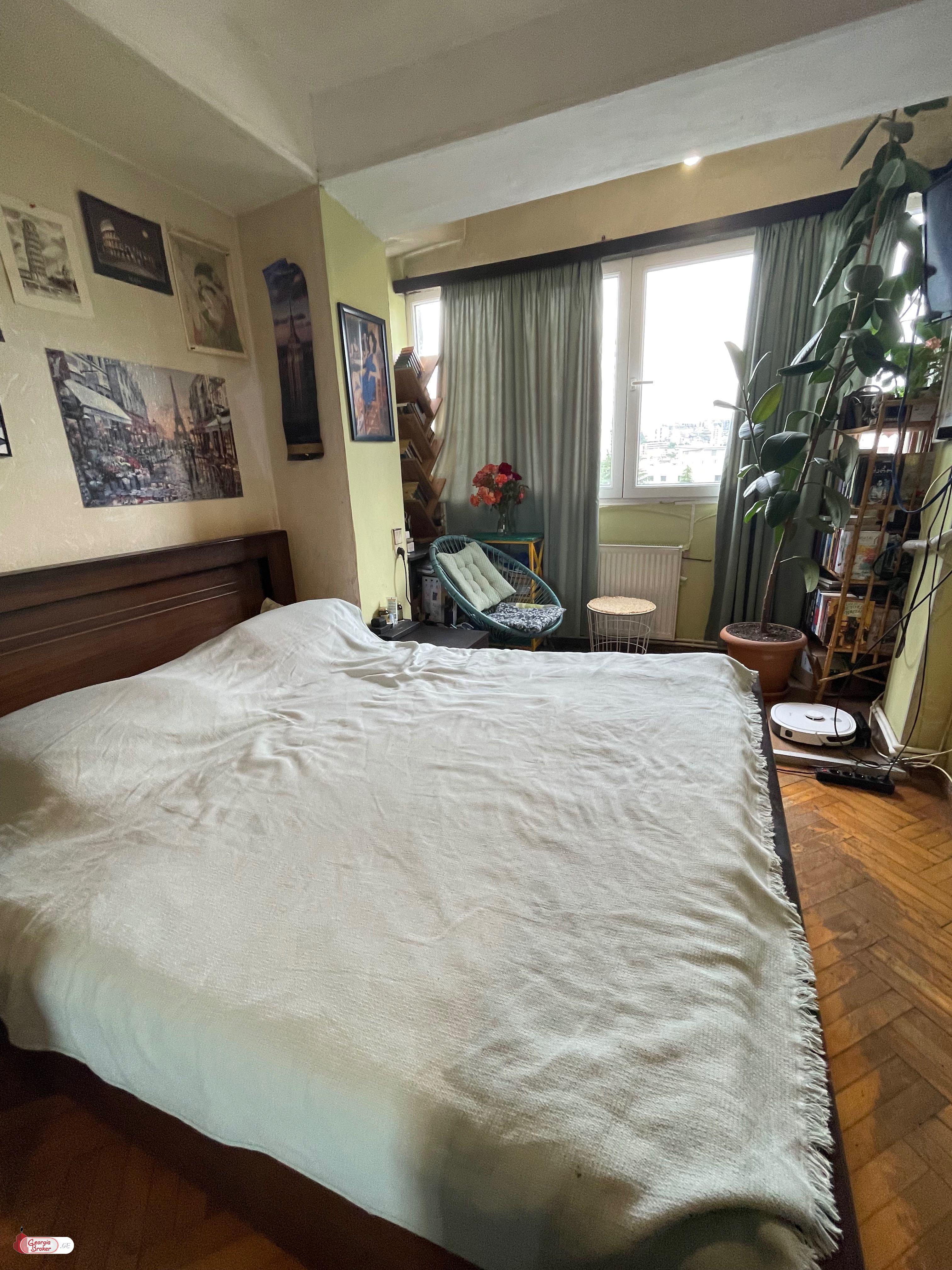 nearly repaired 3-room apartment for sale